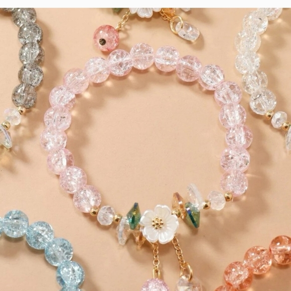 NEW Floral beaded boho bracelet with dangling faceted Crystal beads - Picture 3 of 6